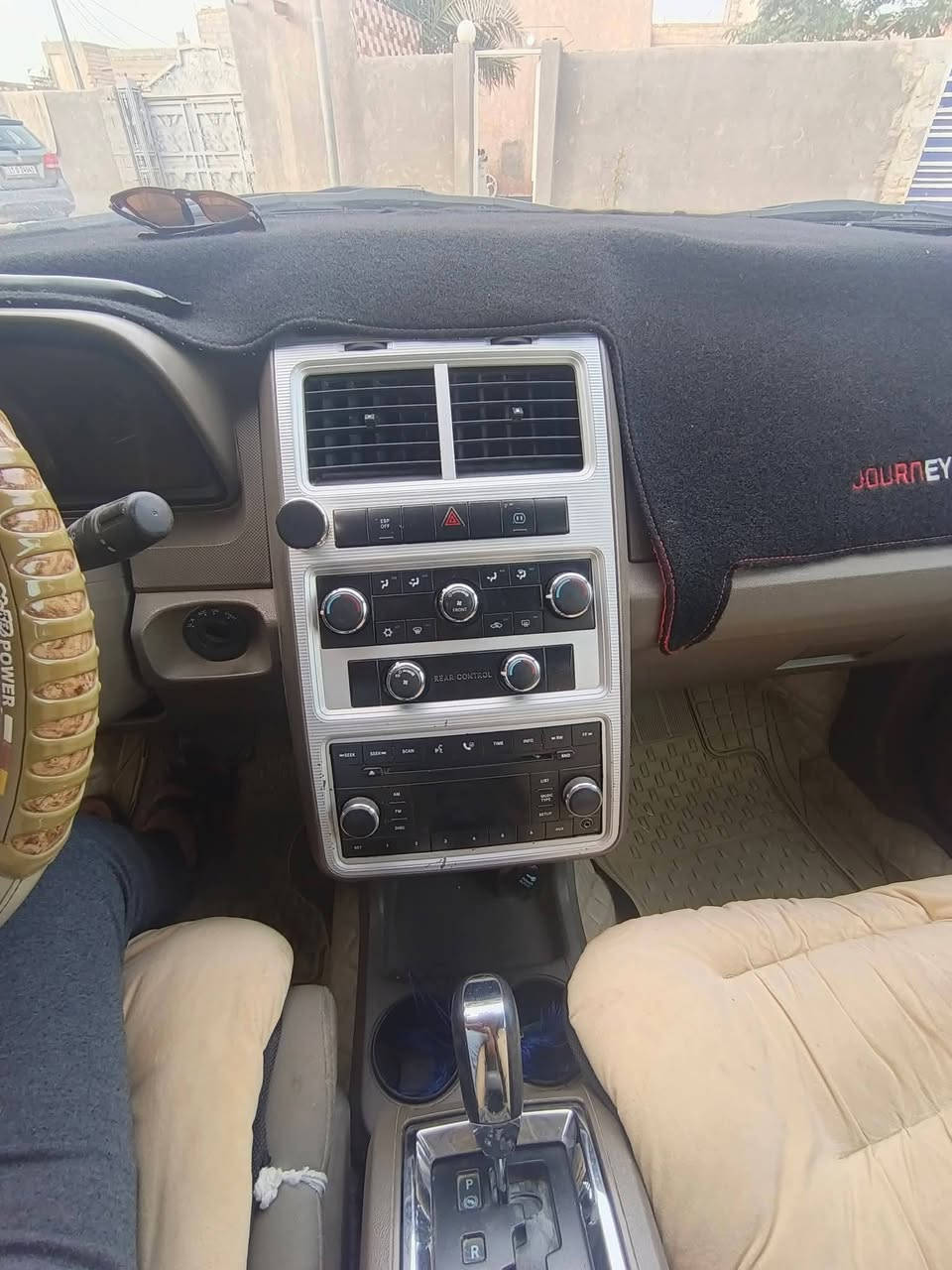 السلام عليكم
(بيع ومراوس حسب القناعه) 
دوج جورني 2009 
امريكي حادثها الجاملغ الامامي العكس السايق رقم انكليزي بغداد  
السياره جهازه من كلشي حداديه تخم تاير لايت زنون فول موصفات بنوراما مرء معتم للضوء العالي، تبريد، وغيرها موصفات هوايه السياره بالعماره، 
رايدها(مراوس حسب القناعه / وبيع)

صاحب السياره   ‏‪***********‬‏
