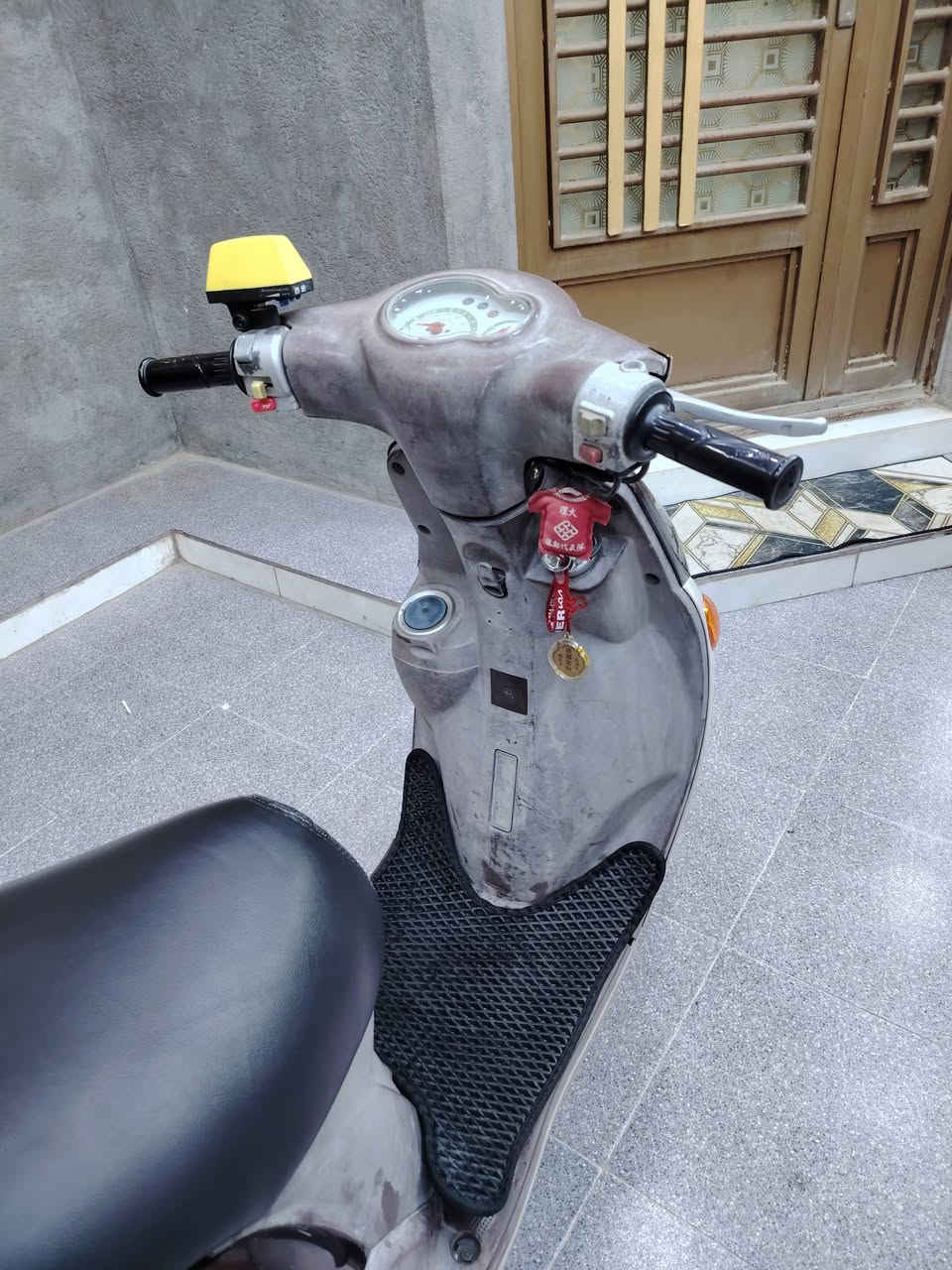 السلام عليكم دراجه فله للبيع دراجه بعدها جديده كهربائيات شغاله نكره سلف ب اي وقت بانزين كله محسن دهن اديرلها ما شامه العادي محرك كفاله بيها بس زلوغ قليله بل كفرات *********** المؤ شراي لا يدخل....
