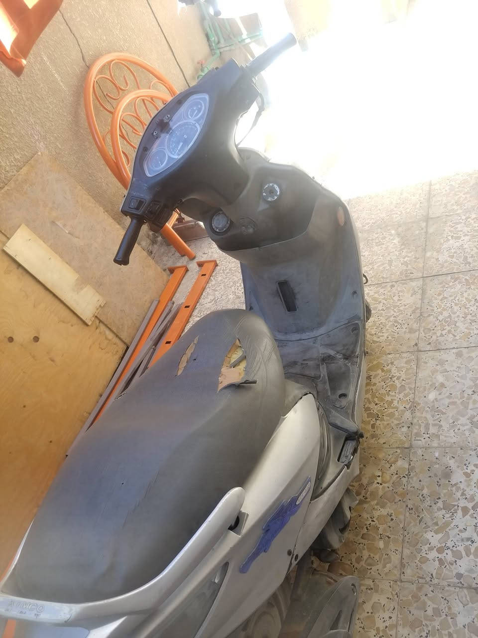 كامكو G4 140
مديل 2008

مكينه مامفتوحه

حجم المكينه 125cc

دراجه كلها كامله

سلف هندر الى اخر نقصه فقط باتري

جيب وشد

400وبيه مجال

***********

مكاني بصره جمهوريه
