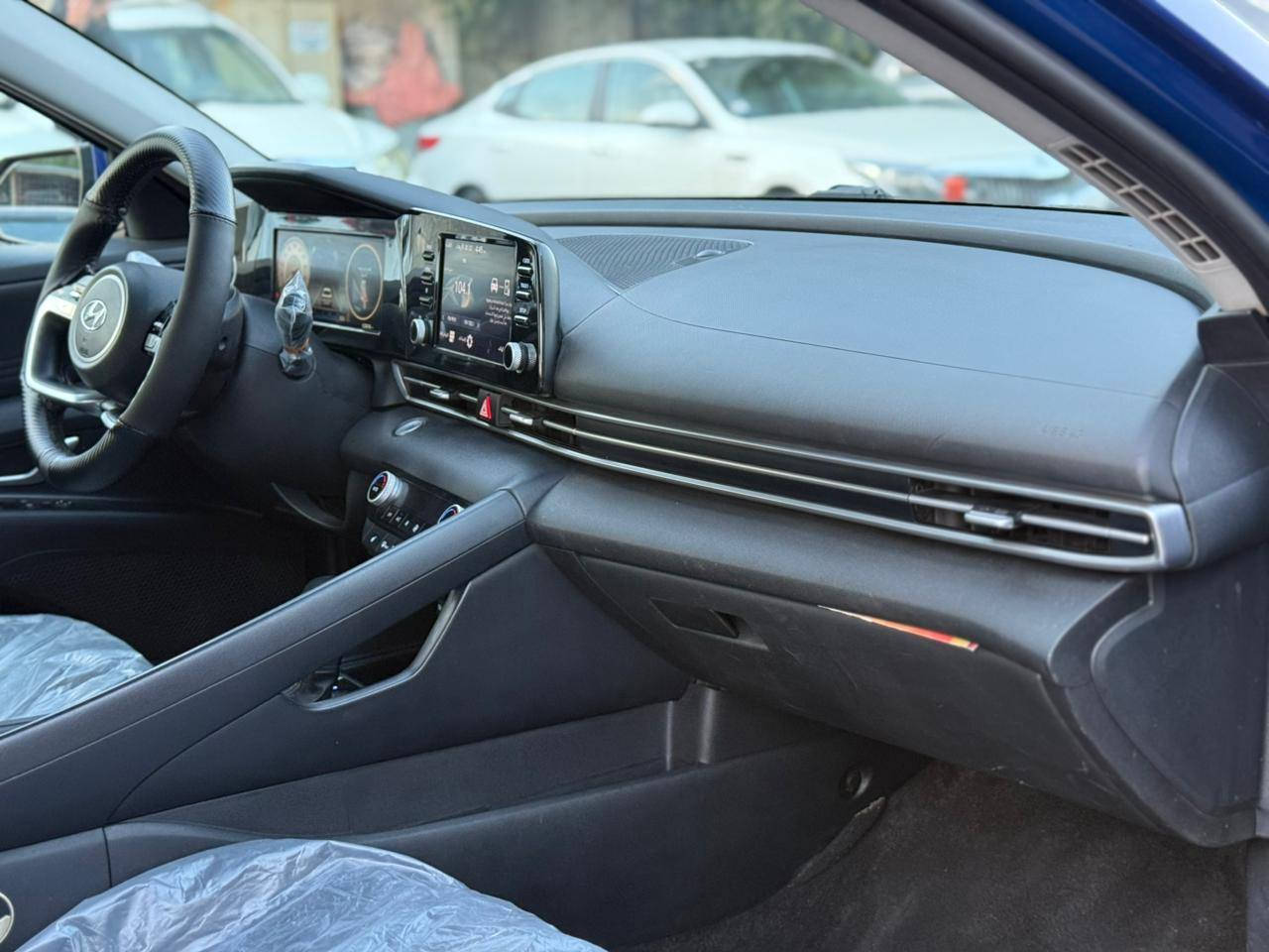 سلام عليكم
النتره لبيع فقط 2021
لون زرق فول موصفات
بصمه + بصمت ابواب اربعه وصندوك
شاشه كبيره
كامره دواره
رادار اماي وخلفي وجانبي
تدفه بالكشنات
تحديد مسار
ويكو وسبورت وسمارت 
فول لخير ماعده فتحه وجلد 
صور حادث مرفقه بالمنشور 
سياره بيه 5 قطع صبغ ابيعلك حزام صبغ 
تخم تاير جديد + باتري جديد  
كير مكينه كفاله برغي مامفتوح بيهن صدر كوله ع وضع شركه سياره احله من الصور اي نقص مابيه كبل لشارع اليدور جديد ومناسب 
مكان سياره الكرخ مجمع 28 نيسان  
السعر تصل وبخدمتك او خاص 
رقم هاتف ***********  وتساب او عادي
