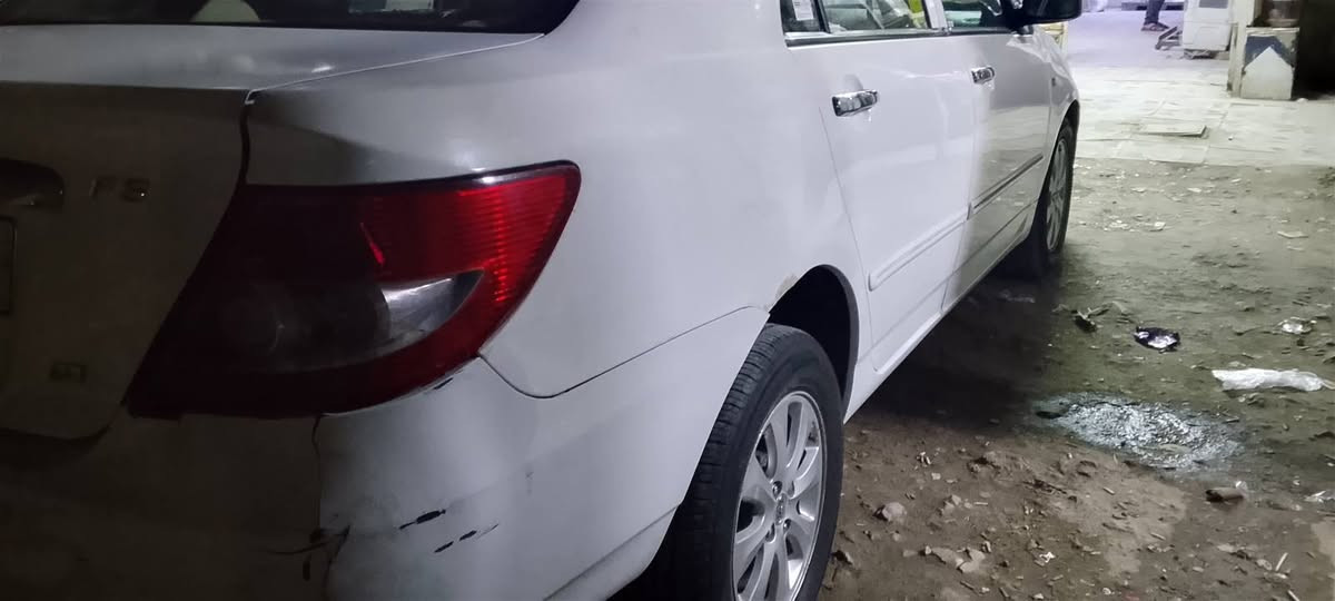 بي وايدي f3 موديل 2013 ماشيه 180 حقيقي مكفوله من الصبخ حته دعاميات بلاديه بدون صبخ  بيه بارد بالصندوق وبالباب  سياره مال بيت جدا نضيفه كير ومحرك ياباني لانسر بلادي تبريد تدفئه شغاله مابيه كل نقص  بيه جراد بسيط ودعاميات مشخطاطط
السعر 68بيه مجال بسيط 
بسمنه السياره مكاني منطقه المكاسب قرب حي الجهاد 
‏‪***********‬‏ الاتصال ع هذا الرقم
