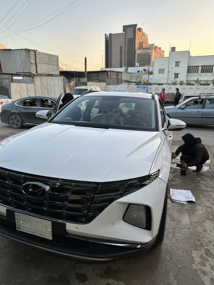 توسان ٢٤  مكفوله فقط بيها رصعه
***********
ماشيه ٢٦ 
السعر 31 مليون
