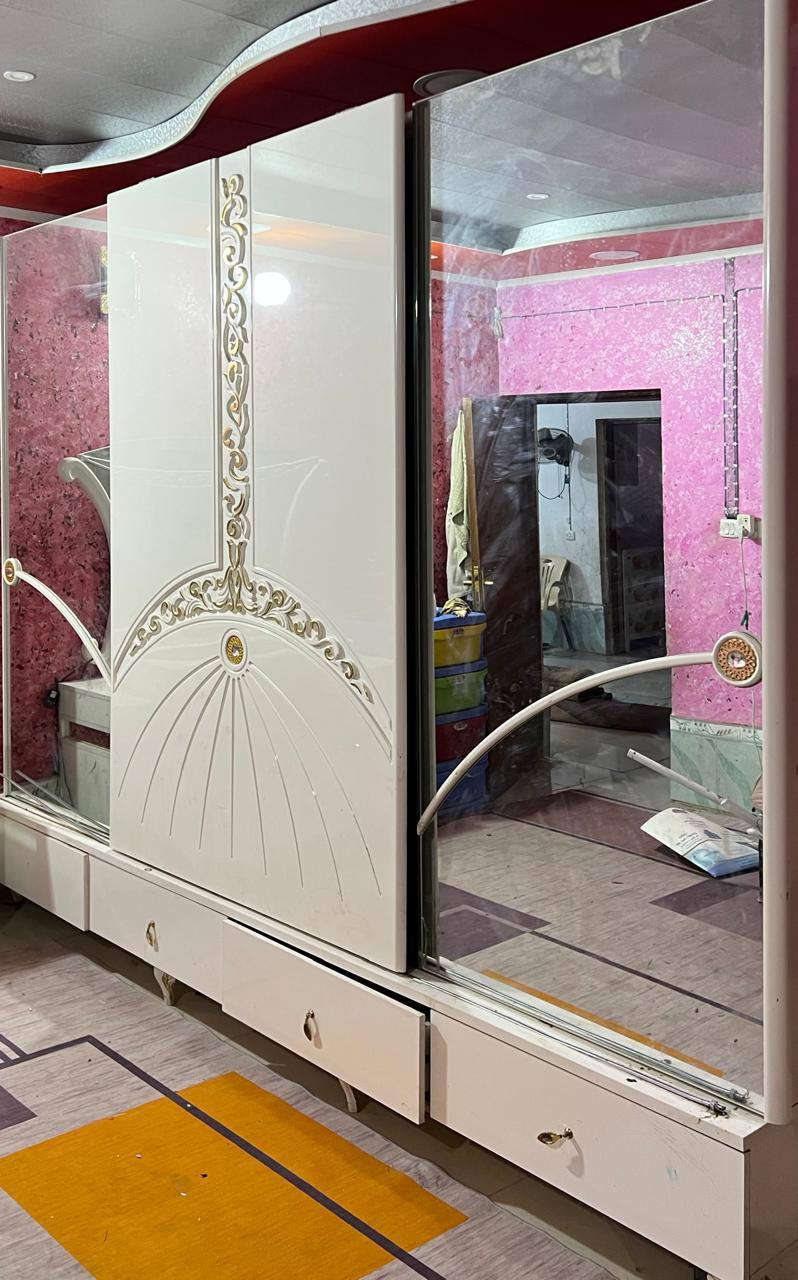 غرفة تركيه ضخمه وقويه بس بيهه نقص التاج فقط كامله كل ملحقاتهه بيهه تخت خشب تسگام ب300 وبيهه مجال


**إذا كنت صاحب هذا الإعلان وتريد حذفه لأي سبب، رجاءا أرسل رسالة إلى الدعم الفني**