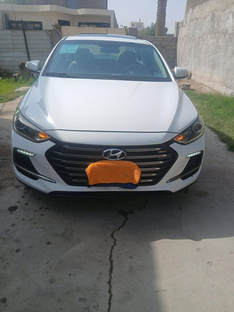 السلام عليكم حبايب النترا سوبر ٢٠١٨ خليجي السيارة رقم بغداد الجديد السيارة بيهة جاملغ الخلفي مصبوغ جهه السايق وبيهة دوسة عكس السايق بعدهة ع وضعهة ما معدلة  ماشيه ١٦٦ محرك كير تدفه منضومه تبريد جديده العنوان الدوره هور رجب مكلف بالنشر للستفسار اكثر اتصلو ع صاحب السيارة السعر ١٤٧ وبيهة مجال ما اجاوب ماسنجر الاتصال *********** او***********
