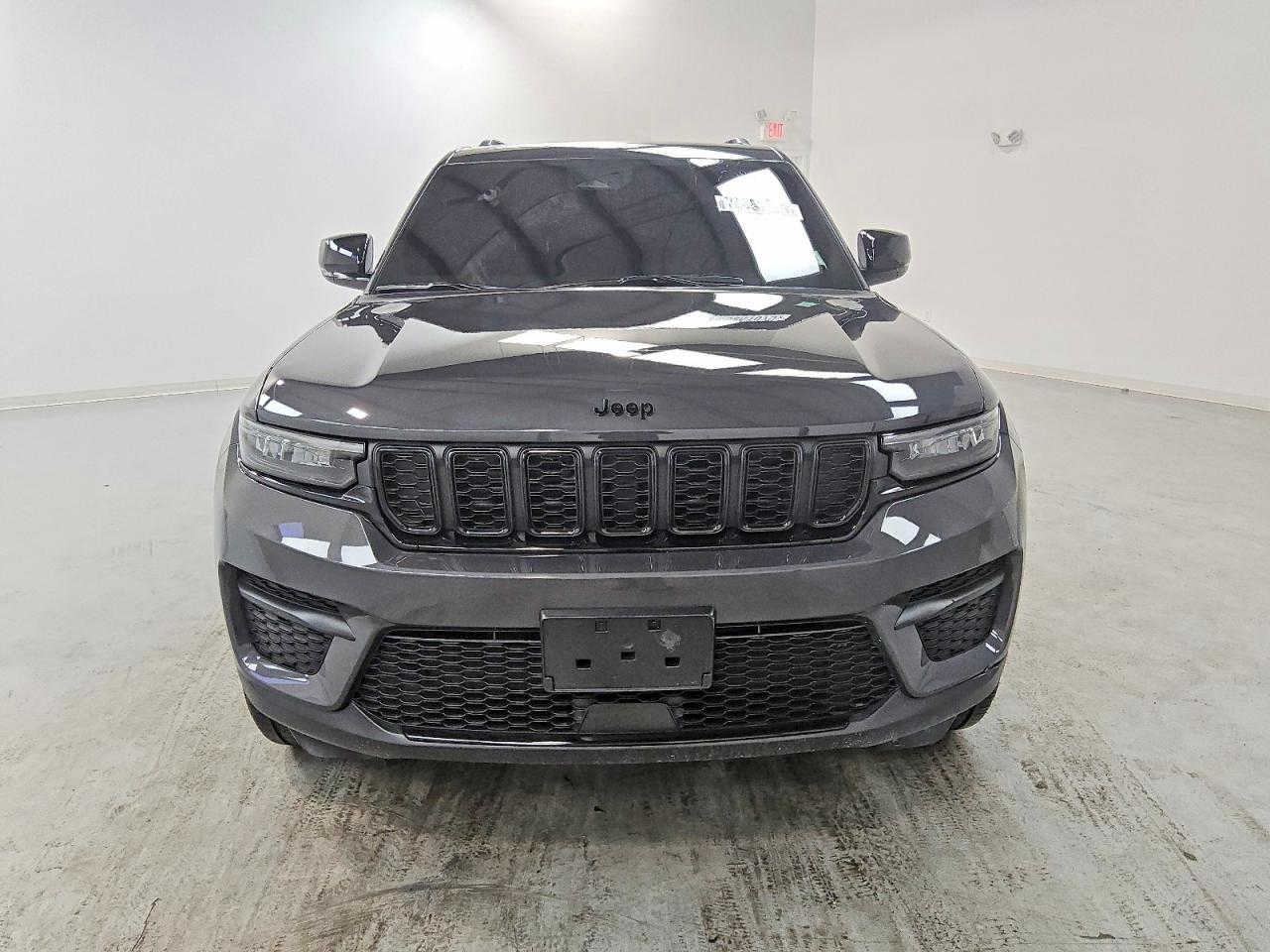 🚨 تنويه مهم
هذه السيارة معروضة في المزاد الأمريكي 🇺🇸
والمزايدة والشراء تتم عن طريق مكتب الباخرة للمزادات 🇮🇶
🔥 تدخل بكتاب الشهداء
───────────────
🚗 نوع السيارة:2025 JEEP GRAND CHEROKEE LAREDO
📅 تاريخ المزاد:الثلاثاء 03-03-2026
💰 السعر: يتحدد داخل المزاد
📊 الممشى:5215 ميل فعلي
🛠️المحرك: 6 سلندر / 3.6 لتر
───────────────

🔥 مجاناً مجاناً مجاناً
📄 تقرير كارفاكس مجاني بدون أي مقابل
───────────────

🚗 سحب السيارة خلال 24 ساعة من وقت التسديد
💸 حسابات مخفّضة وعمولات أقل من السوق
───────────────

🚢 الشحن متوفر من:
🇺🇸 🇨🇦 جميع الولايات الأمريكية والكندية
➡️ شحن مباشر إلى العراق
➡️ العقبة – جبل علي – ميرسين
───────────────

🛃 تخليص كمركي كامل من ميناء أم قصر
🏔️ تخليص كمركي إلى إقليم كردستان
🇯🇴 شحن مباشر إلى عمّان (العقبة)
🇹🇷 شحن إلى ميناء ميرسين – تركيا
───────────────

🏢 فروع الشركة:
📍 الفرع الأول: بغداد – السيدية – الإعلام
📍 الفرع الثاني: الإمارات العربية المتحدة – الشارقة – الصناعية 4
───────────────

👥 مجموعة البيع والشراء:
https://www.facebook.com/share/g/17pXXBgeeU/?mibextid=wwXIfr

───────────────

🎵 TikTok:
https://www.tiktok.com/@al_bakhera?t=8qGOLioZlVE&_r=1

───────────────

📞 للاستفسار والتواصل:
+9647739115599


**إذا كنت صاحب هذا الإعلان وتريد حذفه لأي سبب، رجاءا أرسل رسالة إلى الدعم الفني**