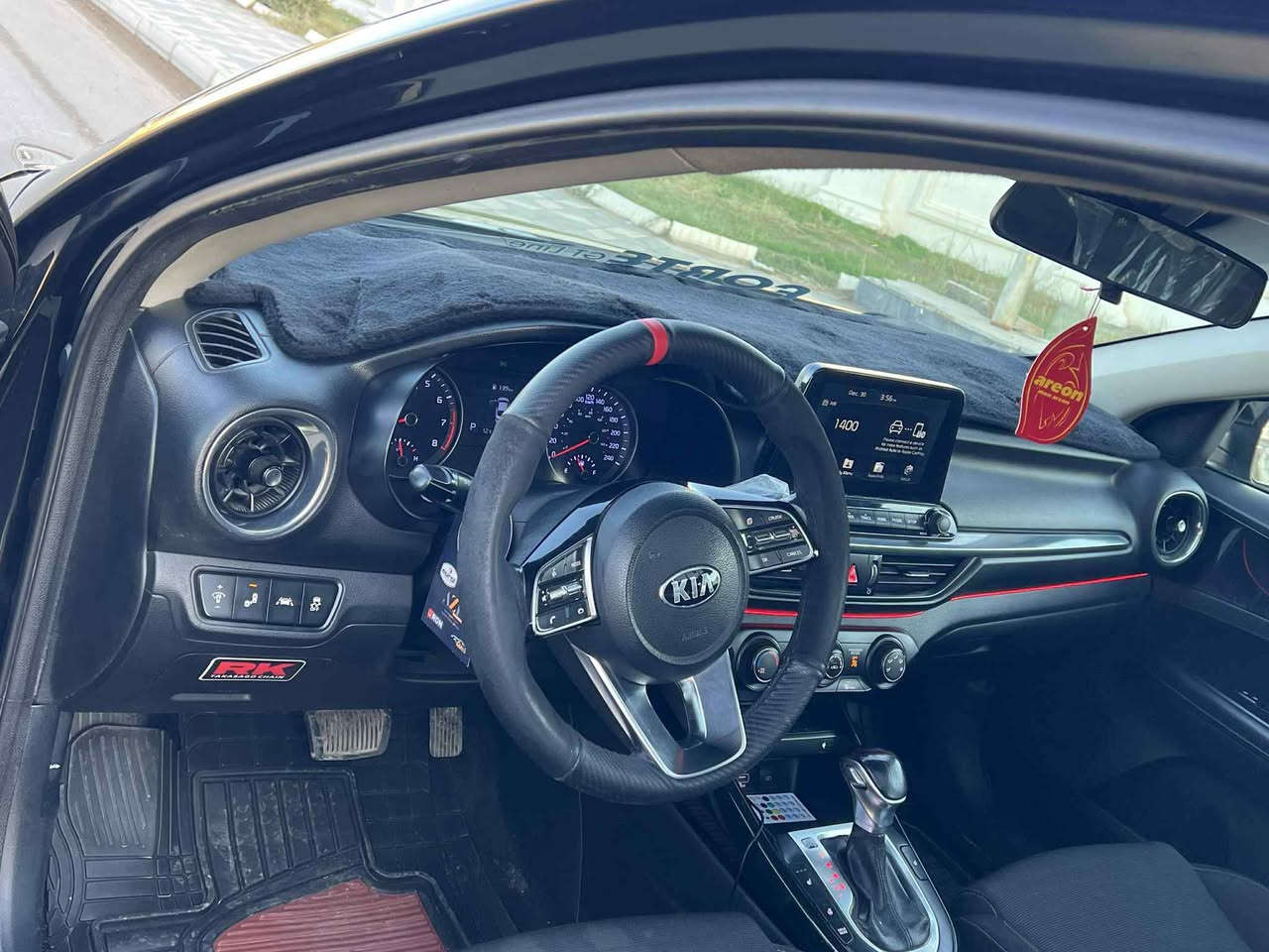 السلام عليكم 
فورتي موديل 19
وارد 
حادث جاملغ بنيد 
بدون دواخل شرط 
بدون ايرباك 
مكينه دوش 2000كبس 
كير إي تي المرغوب 

مواصفات 
فتحه سقف
اشاير مري 
تدفئه كشنات 
تدفئه ستيرن 
3انضمه قياده 
شاشه وكامره 
ورادر امامي وجانبي 
تبريد قطعتين 
لد امامي خلفي 
العنوان بغداد حي الفرات قرب عباس ابن فرناس 
السعر 135وبيها مجال انشالله 
رقم هاتف***********
