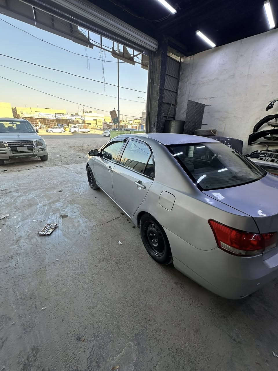 سلام عليكم 
بي واي ديG3موديل 2013
كير عادي المرغوب 
سياره كير مكينه خير من الله 
مصبوغه حزام سياره حلوه خير من الله 
بيها نواقص بسيطه 
سعرها 51وبيها مجال حك الجيه 
مكانها بغداد القاهره يم شركه التوصيل للامزون قرب جسر البنوك 
***********
