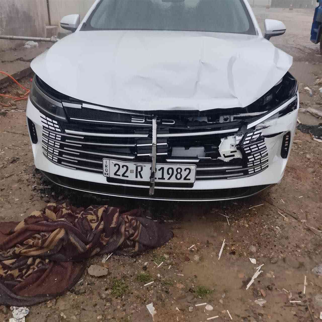 BYD 2025 سياره ماشيه 10000  ابيع ع وضعه مرقم جاهز دسترويل هايبرد كهرباء محرك مكفوله من كلشي غير هاي الضربه بيها الضرر بيها راديتر مي وراديتر تبريد دعاميه بنيد الجاملغ بس راجع من مكانه مابي شي سياره بعده جديده  لايت راسلت وكاللات تكلفه الضرر كامل مع قطع جديده تكلف مليون رايد السياره ب 114السياره شغاله وتمشي مابيها شي بس مابيها مي راديتر 
رقمي واتساب ***********
مكان السياره اربيل Singapore
