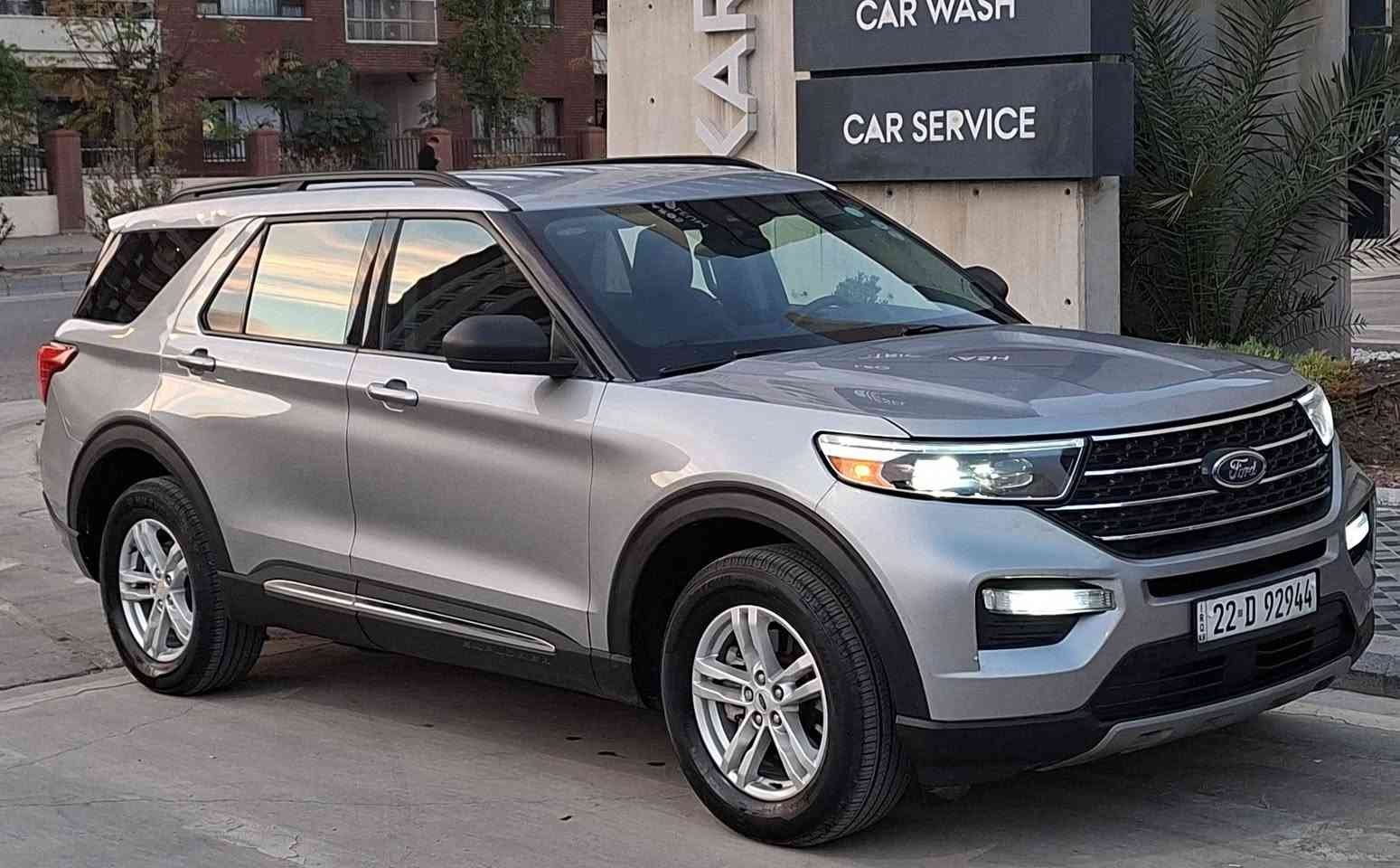 فورد اكسبلور 2023  مواصفات XLT 4WD
حجم المحرك 4 سلندر توربو(2.3L)
بيع او مراوس حسب قناعة 
حادثها خلفي بجم كبس صور الحادث موجود بالمنشور 

عداد المسافة 42ميل
كوشنات   VIP
 عدد المقاعد 7

بصمة تشغيل
بصمة ابواب
صندوق شفط كهربائي  
كشنات جلد
كشنات تدفئة
رادار أمامي(تحديد مسار)
رادار جانبي (نقاط عمياء)
رادار خلفي(تحذير من الاصطدام)
حساسات خلفية+ كاميرا
كير ماوس
اوتو هولد Auto hold
أوتو ستارت Auto start
أوتو ستوب Auto Stop
هاند بريك بصمة
تبريد مركزي 
شاشة كبيرة لمس 
Apple Car Play
Android Auto
تحكم وضعيات القيادة (Drive Modes)
مانع انزلاق+ABS
تحكمات استيرن
منافذ USB+AUX

بعد هواية مواصفات السيارة حيل نضيفة جاهزة مابيها اي نقص كير محرك تبريد ايرباك  رادارات كلها بشرط  رقم هزة فحص جديد سنوية جديد بسمي السيارة رقم شاصي سونر موجود بالمنشور  مكاني سليمانية سعر 250مجال للطيبين للإستفسار اكثر ***********
