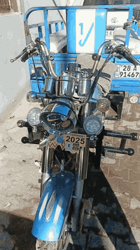 ستوت 2007 مقفوله كفاله عامه رقم الماني ستوته السعر 3 و100 وبيها مجال وهذا رقم تلفوني***********
