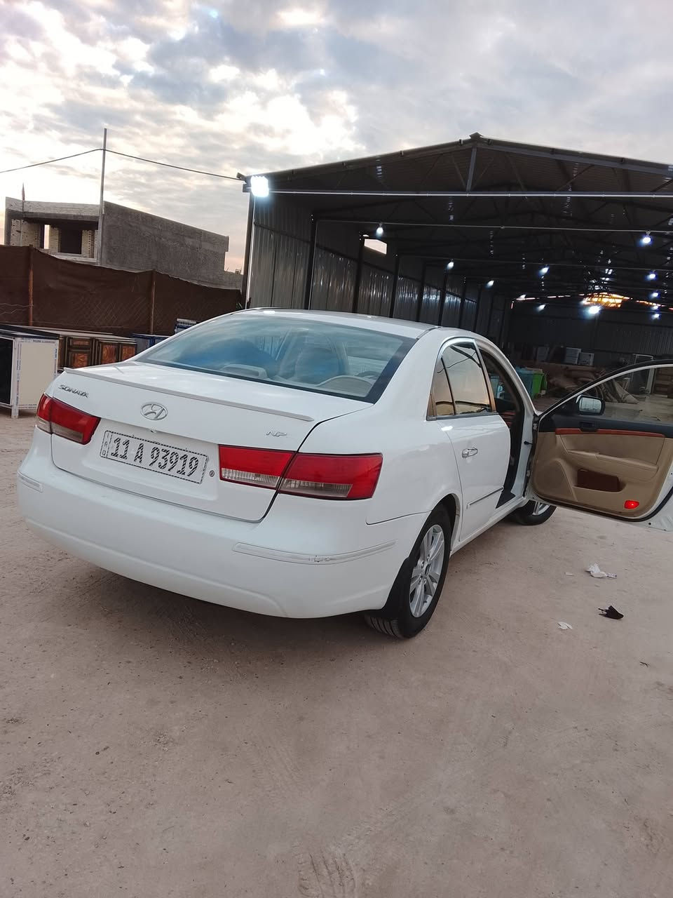 سلام عليكم  للبيع هونداي سوناته موديل 2009  خليجي بيها طخه يلجاملغ لمامي وجنطه مصبوغه حزام  سياره محرك 2004 كير خمس نمر  مرتبه ومضبطه عله يدي ما تحتاج برغي سياره نضيفه  ملضومه زنون كامله رقم  بغداد بسمي تحويل ثاني يوم رقم  لكليزي  سياره مال جناي سعر لسياره120  وبيها مجال مكان لسياره بابل سكندريه  ستفسار عله هاذا ***********
