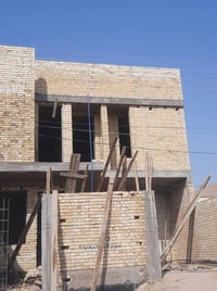 خلفه بناء • بناء • عامل بناء • اعمال بناء • خدمات بناء • مقاول