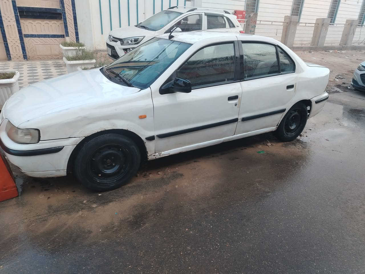 سمند للبيع موديل 10 رقم قادسيه سنويه ل٢٧ كير ومكينه فرنسي تبريد ثلج كشنات ملكه منضومه زنون مداور ثاني يوم مكان سياره نجف حي ميسان رقم وره ضايع وبيها رشات صبغ السعر ٢٧ تصال علئ الرقم ***********
