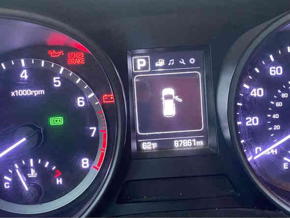 سنتافيا نيلي 2017 سته سلندر محرك 3300 خمسه راكب تبريد قطتين كرسي الساىق كرباىي ثلاث حركات قياده اعتيادي ورياضي واقتصادي مصابيح زتون قطعتين صبغ للاستفسار الاتصال على الرقم*********** بغداد
