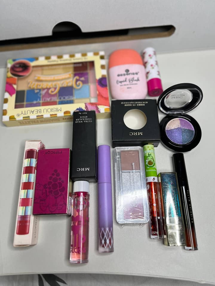 عروض المكيااااااااج متتفوت بناتتتت كل عرض،بي 12قطعه 
ما ركات واصلي يجننننن بلاش البلاش 
لحكوووو


**إذا كنت صاحب هذا الإعلان وتريد حذفه لأي سبب، رجاءا أرسل رسالة إلى الدعم الفني**