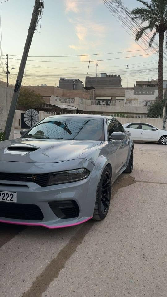 جارجر 2022 وايد بدي سكات باك SRT 6.4لون سموك ماشية 20 mi
ضررهة جاملغ مبدل نفس اللون بيهة مكان صبغ اسفل الجاملغ  فول مواصفات سلايد داخل احمر كزوز CARVEN شوتة AFR الاستفسار الاتصال بالرقم ***********
