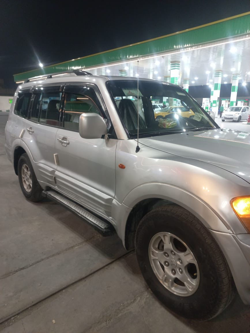 ‏2002 باجيرو بي شام بلغ يمنى مدقوق على البارد مقفول السيارة من كل شيء طقم تاير حديدية جديد أرجو الاتصال برقم الهاتف السعر 95      ***********
