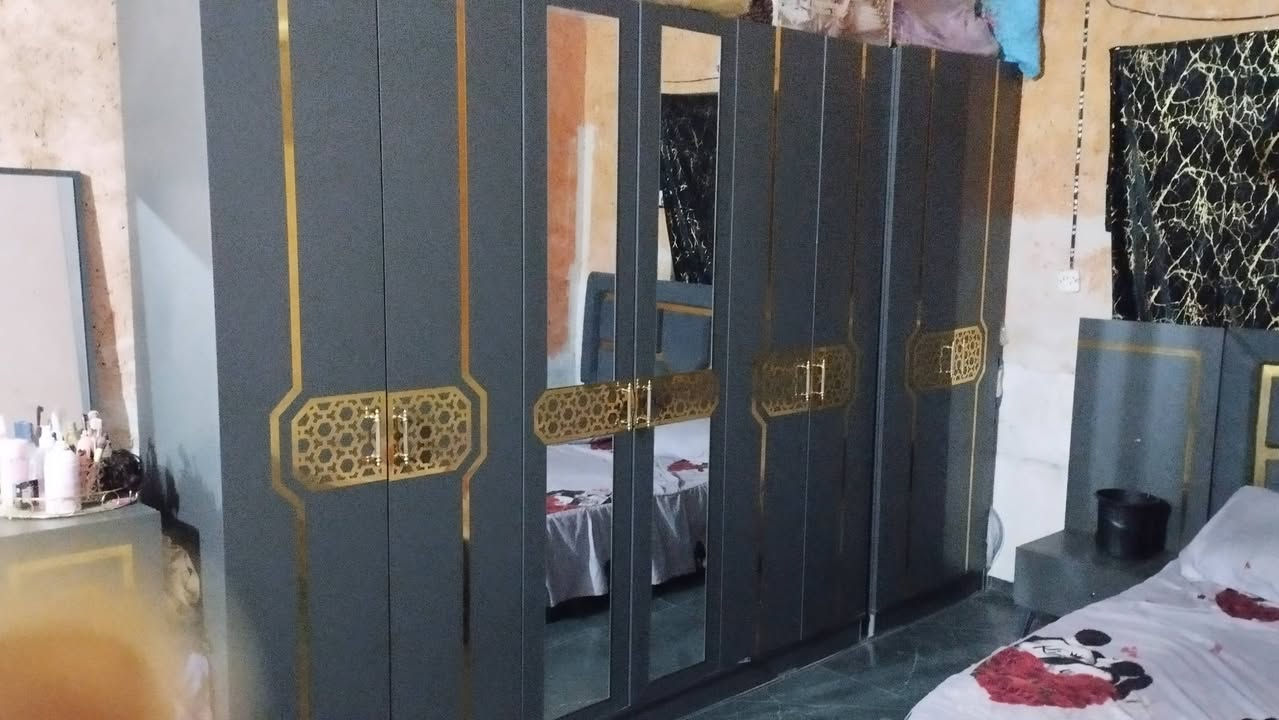 مكلف بالنشر غرفه تركي 6باب   كلش  نضيفه للاستفسار عل رقم   ***********. ***********
