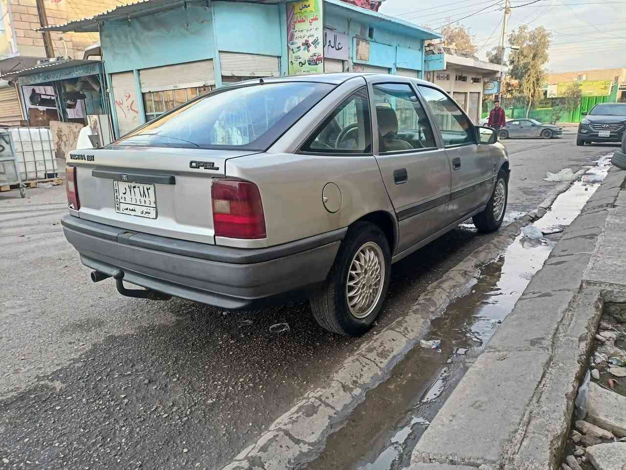 السلام عليكم.؟ 
اوبل فكتر مديل 1992✅
حجم المحرك 18✅
سنويه عظم 2029 تنتهي ✅
كابون بانزين بيهاااا.؟ ✅
السيارة مصبوغه جماليه بيها ملاحظة معجون قليل.! ✅
كير محرك شرط.. ✅
مابيهااا ( اي ضرار شرط.. ✅
داخل نضيف 100٪... ✅
طخم امامي +خلفي جديد شرط ✅
السعر 45 بيهاا مجال شيء بسيط للطيبين. ✅
اذا مو شراي لاتكسر بيهااااا 
الرقم (***********)
الرقم (‏‪0775 859 7448‬‏) 
الله يرزق الجميع انشاء الله ♥
