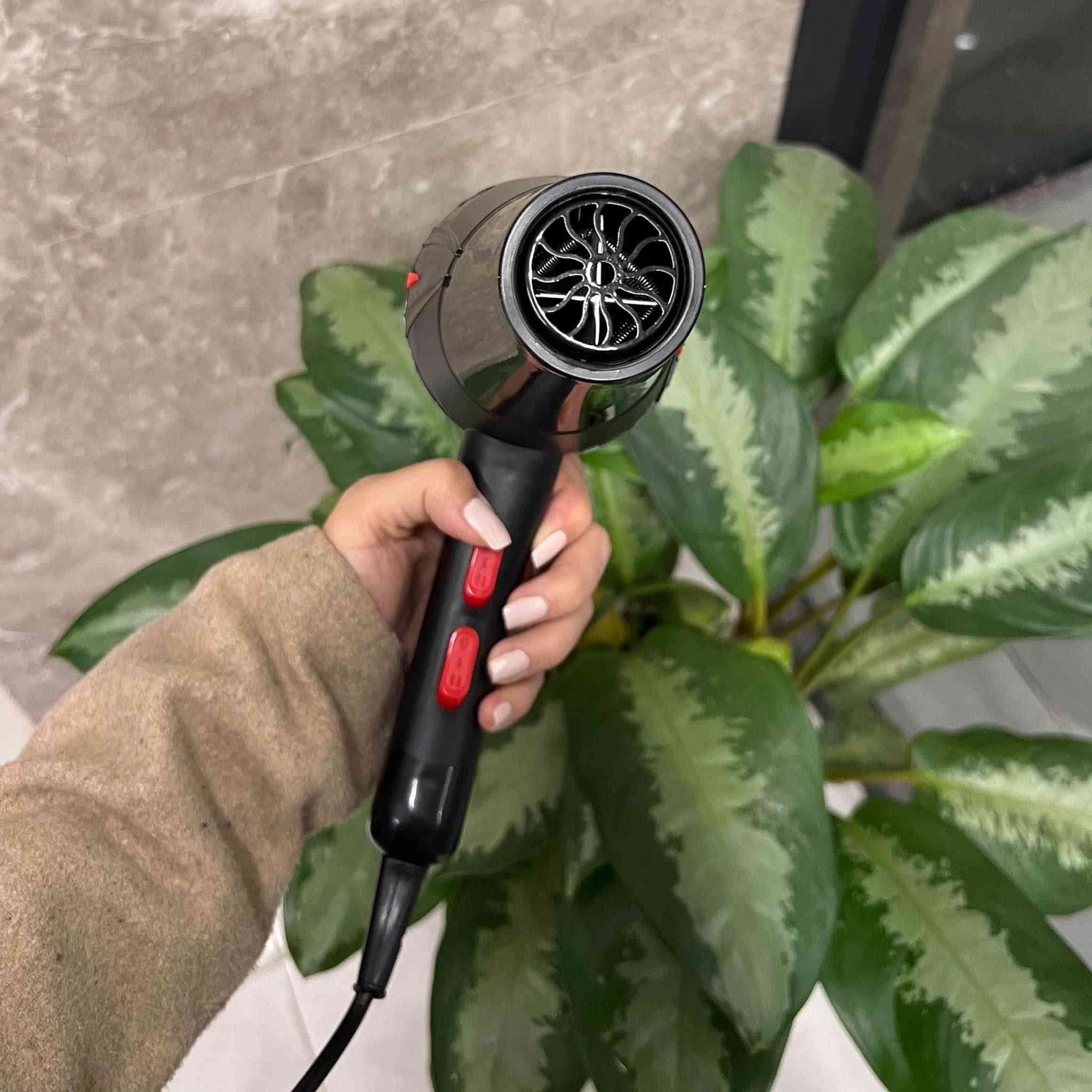 وشککەرەوەی قژ Bihart Super Professional 2000W

وشککەرەوەی قژ Bihart Practical بۆ بەکارهێنانی ڕۆژانە دروستکراوە، هێز و دیزاینێکی پیشەیی بۆ چاودێری و ستایلی قژ تێکەڵ دەکات.

• توانای کارپێکردنی 2000 وات
 
• دیزاینی دەستی ارگونومیک لەگەڵ کۆنترۆڵی لاتەنیشت
 
• کاردەکات بە AC 220V – 50Hz
 
• پاشکۆی نۆزڵی وشککردنەوەی خێرا بۆ باشترکردنی ئاراستەکردنی هەوا

• توانا: 2000 وات
 • ڤۆڵتی: AC 220V
 • فریکانسی: 50 هرتز

ناوەڕۆکی سندوقەکان:
 • وشککەرەوەی قژ بیهارت
 • نۆزلی چڕبوونەوەی هەوا السليمانية, العراق


**إذا كنت صاحب هذا الإعلان وتريد حذفه لأي سبب، رجاءا أرسل رسالة إلى الدعم الفني**