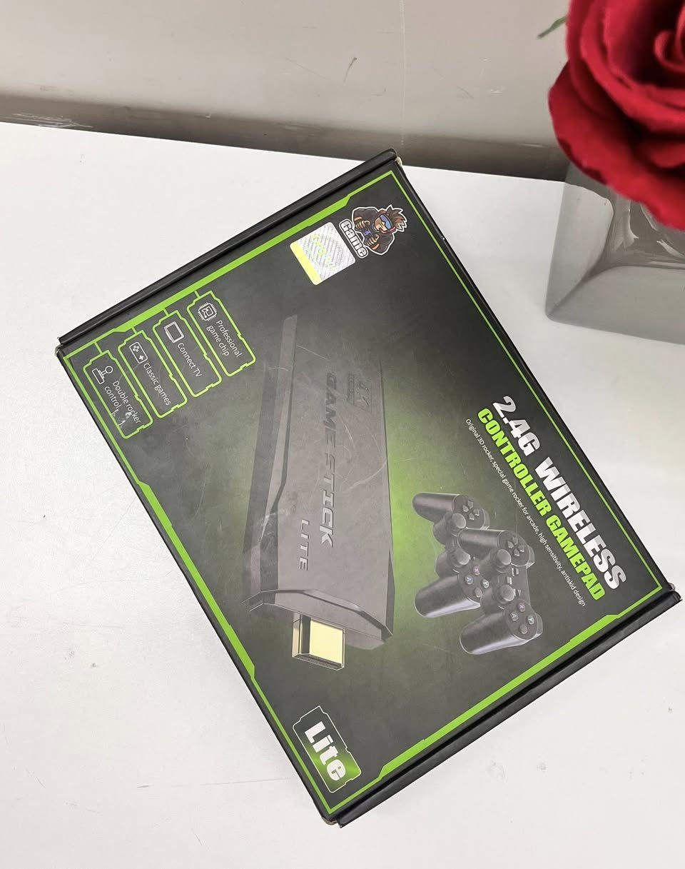 📢 للبيع: جهاز ألعاب Game Stick Lite (جديد باكيج أمازون 📦)
لأهل الذكريات والنوستالجيا، جهاز العاب "الأتاري" المطور، جديد وبقراطيسه (استيراد أمازون) مو مستعمل نهائياً.
شنو مميزات الجهاز؟
• الألعاب: يحتوي على أكثر من 10,000 لعبة كلاسيكية (ماريو، كراش، ألعاب السيغا، وبلايستيشن 1، وألعاب الأتاري القديمة).
• الربط: يشتغل مباشرة على أي شاشة بلازما أو تلفزيون بمدخل HDMI.
• التحكم: يجي وياه 2 يدات وايرلس (بدون واير) حتى تلعب براحتك من بعيد.
• الدقة: يدعم دقة 4K Ultra HD يعني الصورة تطلع واضحة جداً.
المواصفات:
• الحالة: جديد تماماً (New).
• المنشأ: بضاعة أمازون (جودة عالية).
• الذاكرة: رام 64GB محمل بكل الألعاب.
💰 السعر: 30,000 دينار (وقابل للتفاوض البسيط للشراي).
📍 المكان: (بغداد ).
🚗 يوجد توصيل / أو استلام مباشر: 
للاستفسار يرجى مراسلة الخاص أو الاتصال على الرقم: (***********)
