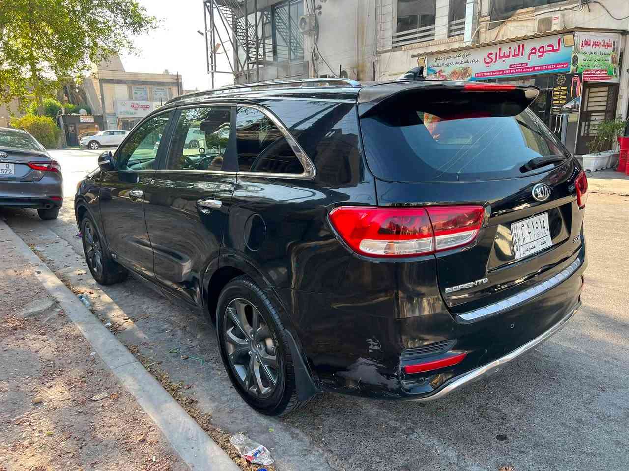 🔥 للبيع كيا سورنتو 2017 أمريكي - فول الفول (أعلى فئة) 🔥

🚘 KIA Sorento 2017 AWD (دفع رباعي)

المواصفات:
✅ محرك V6 سعة 3.3 لتر
✅ دفع رباعي AWD
✅ جير أوتوماتيك 6 سرعات
✅ تشغيل بصمة + دخول ذكي (Smart Key)
✅ فتحة سقف بانوراما
✅ مقاعد جلد كهربائية
✅ تبريد وتسخين للمقاعد الأمامية
✅ ذاكرة لمقعد السائق
✅ شاشة وكالة
✅ كاميرا خلفية
✅ حساسات أمامية وخلفية
✅ نظام مراقبة النقطة العمياء (Blind Spot)
✅ تحذير الخروج عن المسار
✅ مثبت سرعة
✅ باب خلفي كهربائي
✅ إنارة LED
✅ جنوط ألمنيوم أصلية
✅ 7 ركاب
✅ تحكم كامل بالدركسون
✅ ستائر جانبية وأعلى درجات الأمان

🚗 ملاحظة: السيارة حادثها بسيط (بيند سطحي)، السياره للبيع واذا مراوس باحدث  ماكو مشكلة.

السيارة استخدام شخصي، نظيفة بس بيها ملاحضات بسيطه 

باب الجنطه يرادله جكات 

السلايد يفتح بس مينسد 

الدشبول فطور بسبب الحراره 

حساس تاير عاطل 

ماسكات دعاميه امامي 

📍 العنوان: الغزالية
💰 السعر: 180$
📞 ***********
