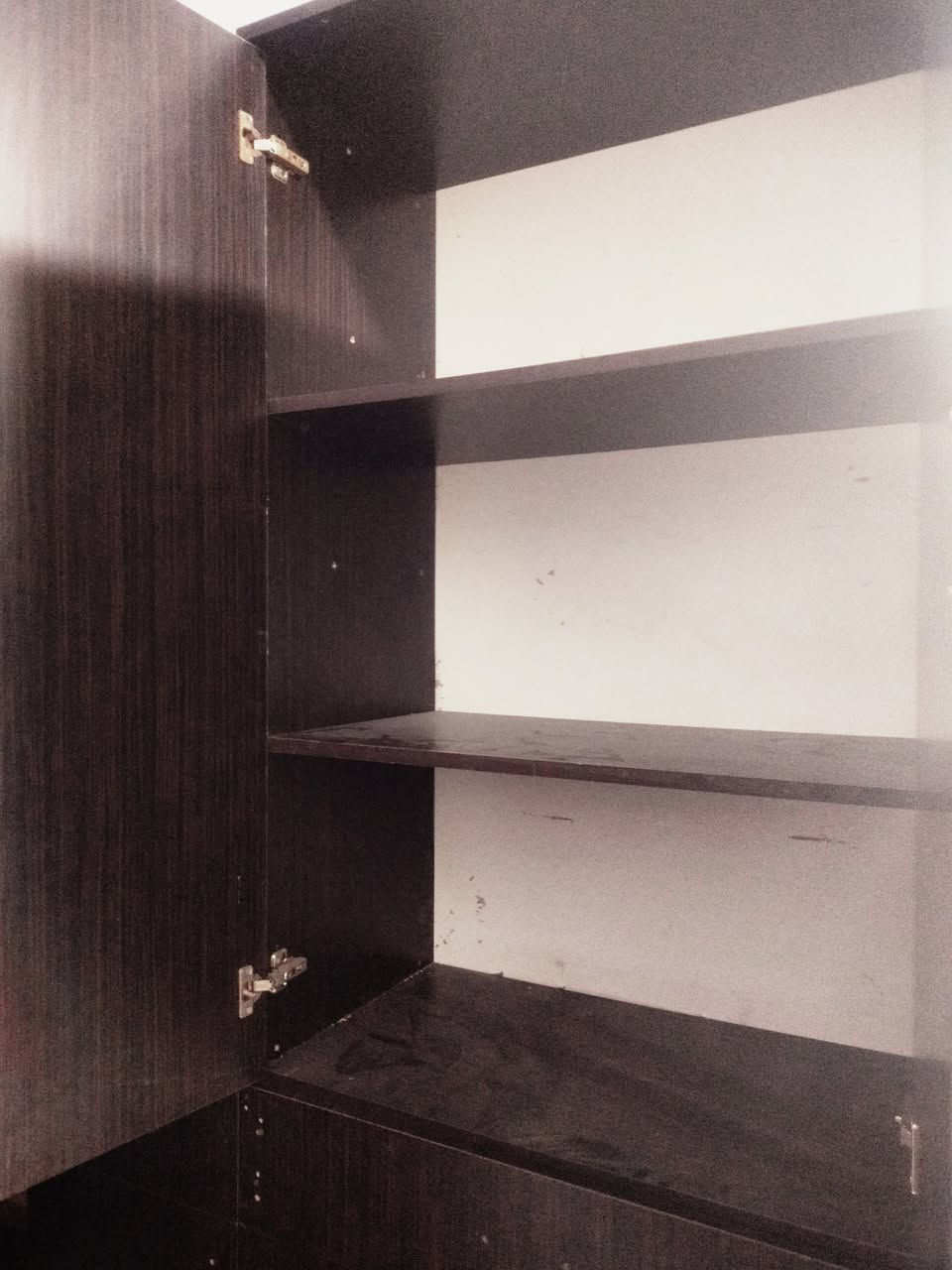 كنتور ٣ باب  تزكام تكمه عرضه متر و٢٠ ورتفاعه ٢ متر و٢٠ ديوانيه .الاسكان .مقابل المعهد التقني ***********
