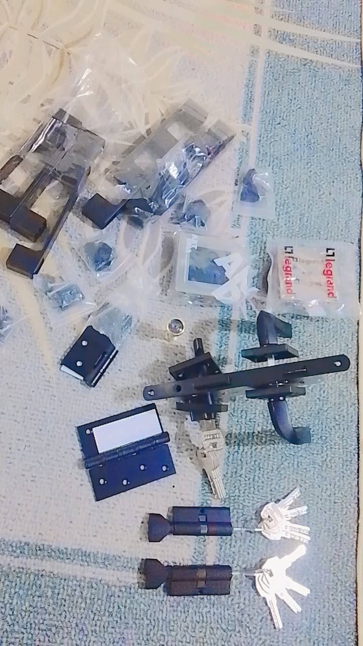 للبيع جدد مامستخدمات
كيلون اصلي ثقيل 
قفاله باب 
رزات 
يدات مال بيبان كنتور او كاونتر 
شارع الكهرباء قرب مكوى الأمير


**إذا كنت صاحب هذا الإعلان وتريد حذفه لأي سبب، رجاءا أرسل رسالة إلى الدعم الفني**