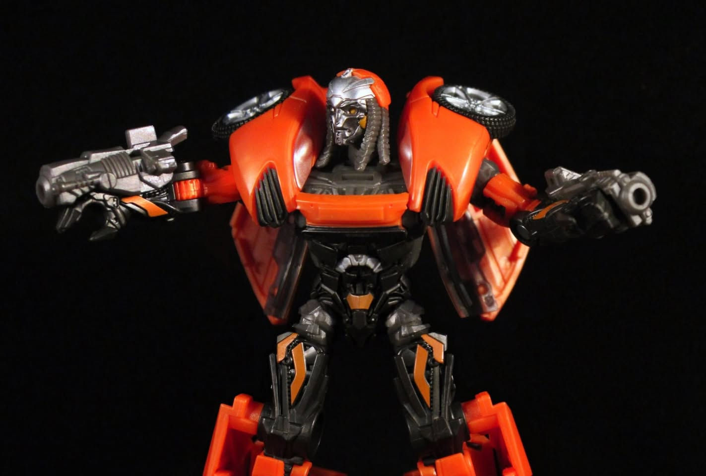 شخصية "KSI Widow" من سلسلة "Transformers Studio Series".
اسم الشخصية: KSI Widow، وهي هذه النسخة بأنها مستوحاة من الرسومات التصميمية (Concept Art) لفيلم Transformers: Age of Extinction، لشخصية لم تظهر في النسخة النهائية من الفيلم. 
التفاصيل: تتحول الشخصية من روبوت إلى سيارة، ويتميز هذا المجسم الملون باللونين البرتقالي والأسود بتفاصيل دقيقة.التغليف: يأتي المجسم في صندوق خاص من شركة Takara Tomy/Hasbro.
الطول: يتراوح طولها من 12 الى 13 سم
المزيد من المعلومات مراسلة الصفحة.
يتوفر خدمة توصيل لجميع محافظات العراق 🚕


**إذا كنت صاحب هذا الإعلان وتريد حذفه لأي سبب، رجاءا أرسل رسالة إلى الدعم الفني**