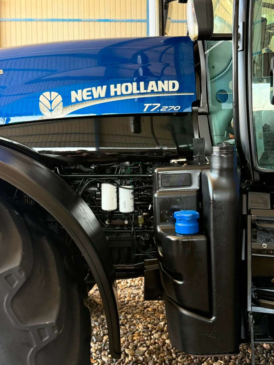 �🔥 للبيع… فرصة ما تتكرر! 🔥🚜
#NEW_HOLLAND T7.270
📆 موديل (2013).

✅ وارد مباشر من أوروبا إلى العراق (شركة الحاج عمار الشمري.)
✅ جاهز للشغل مباشرة، وما يحتاج تصرف عليه دينار. 
✅ ما مشتغل داخل العراق نهائياً.
✅ مكينة نظيفة جداً (حلوه وجديده).
✅ كفالة عامة .
✅ حبريه  .

{المكينه تفحص وتقتنع وتشتري ، والزين يفرض نفسه}.

📍 شركة الحاج عمار جباره الشمري لتجارة الآليات الزراعية
📍 واسط – الزبيدية

للاستفسار:
 📞***********
