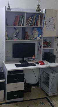 مكتبة دراسية • كرسي • بغداد شرطة الرابعة