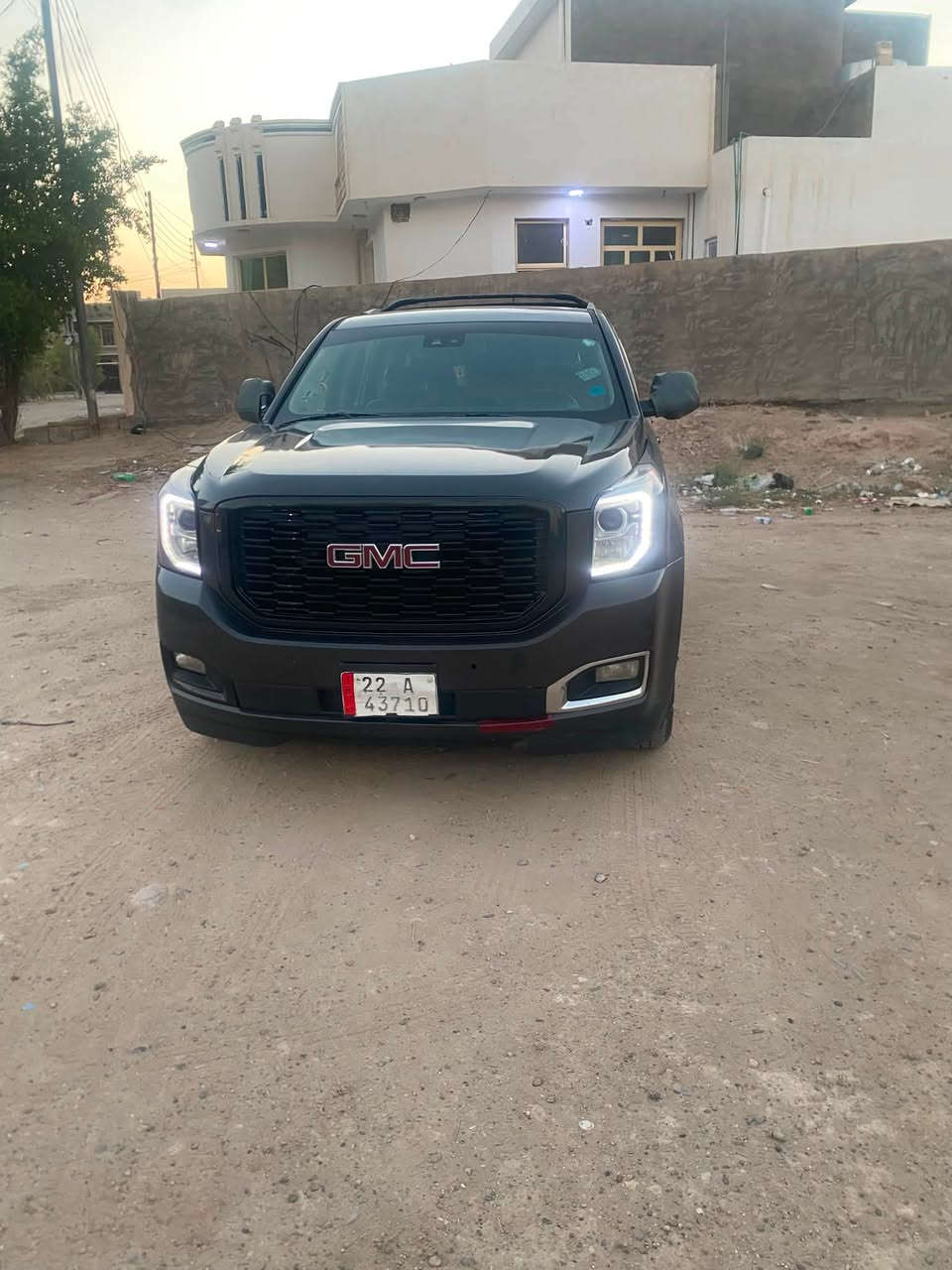 السلام عليكم جمسي يوكن ٢٠١٧ خليجي
حادثها جاملغ الأيسر وبنيد مبدل نفس الون 
السياره جاهزه كير مكينه صدر دوشمه 
مكان السياره الفلوجه او اربيل 
سعر ٢٧٥ وبيها مجال 
رقم الهاتف ***********
