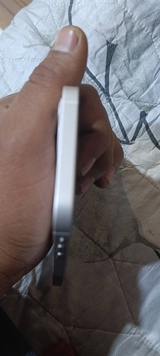 ١٢كامرتين جهاز كفاله فحص حاسبه شرط وين ميعجبك ذاكره ١٢٨بطاريه ٧٤يوم كامل استخدام بدون العاب جهاز مكفول سعر ٣٠٠وبي مجال للشري ***********
