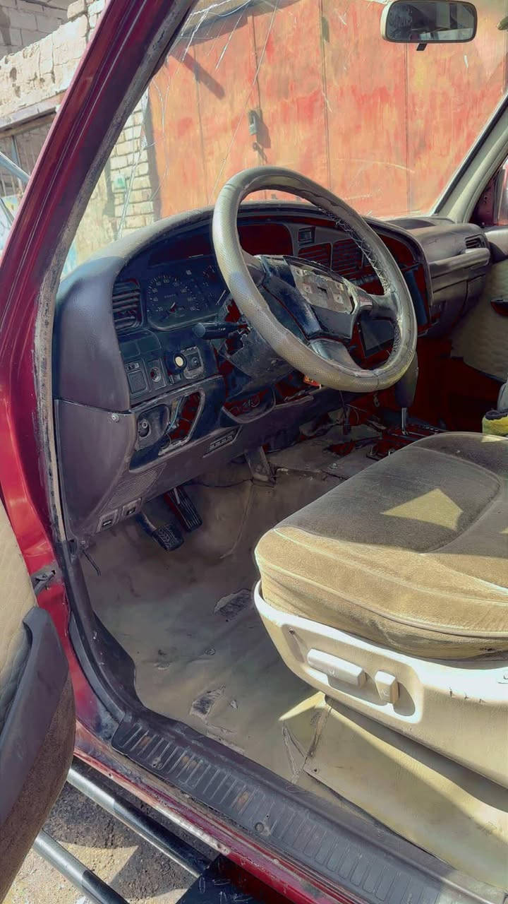 لاندكروز 1991 مكينه كير جدد حداديه اكسل خلفي جديد تخم تاير جديد سياره جاهزه من كل شي راعي شرعي موجود ***********0 مكاني البصره
