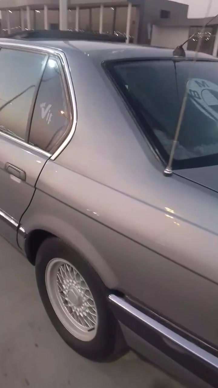 بي ام 1992
رقم بغداد الدولي 

سياره وارد ياباني 735 

فول فتحه دبل كشن كهرباء 

تبريد ثلج شرط اذا مو ابرد من لحديث مرجوعه 

سياره كير ومحرك كفاله 

سياره صبق جماليه بدون ضربه 

سياره جاهزه من كل شي نقصه بس تنوره وصطانه بس 

تخم تأير ويل كب صدر جديد 

كهرباء كله شغاله 

تحويل مباشر لا تنطي لو ربع اذا ما تحطه بسمك 

تصوير لداخل وخارج مرفق بل منشور 

سياره صفاحه موس شرط 

العنور فلوجه 

السعر 52 وبيه مجال 

***********
