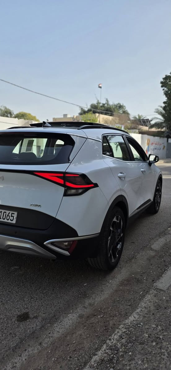 سبورتج 2023 فول مواصفات
مكفوله عام بارد صبغ تبديل خدوش رصعات كفاله عامه من كلشي كير مكينه بشرط  
سياره ماشيه 22
رقم اربيل جديد  هزه سنويه رقم جديد 
مواصفات بانروما 
بصمه 
جنطه كهرباء 
كشنات كهرباء 
شفتات مقود 
شاشه داخليه 
حساسات امامي خلفي 
تشغيل عن بعد 
ترحيب + مري شفط 
تدفئه كشنات + مقود 
كامره خلفيه 
لدات امامي خلفي 
ويل 19 بلادي 
سياره فول مواصفات للاخير 

وجديده جداً من كلشي حته رصعات وشخوط مابيها السياره 

سعر  225 بيها مجال 
مكان بغداد 
***********
