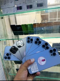 آيفون ١٥ بروماكس • ذاكرة ٢٥٦ • ضمان ١٠ ايام