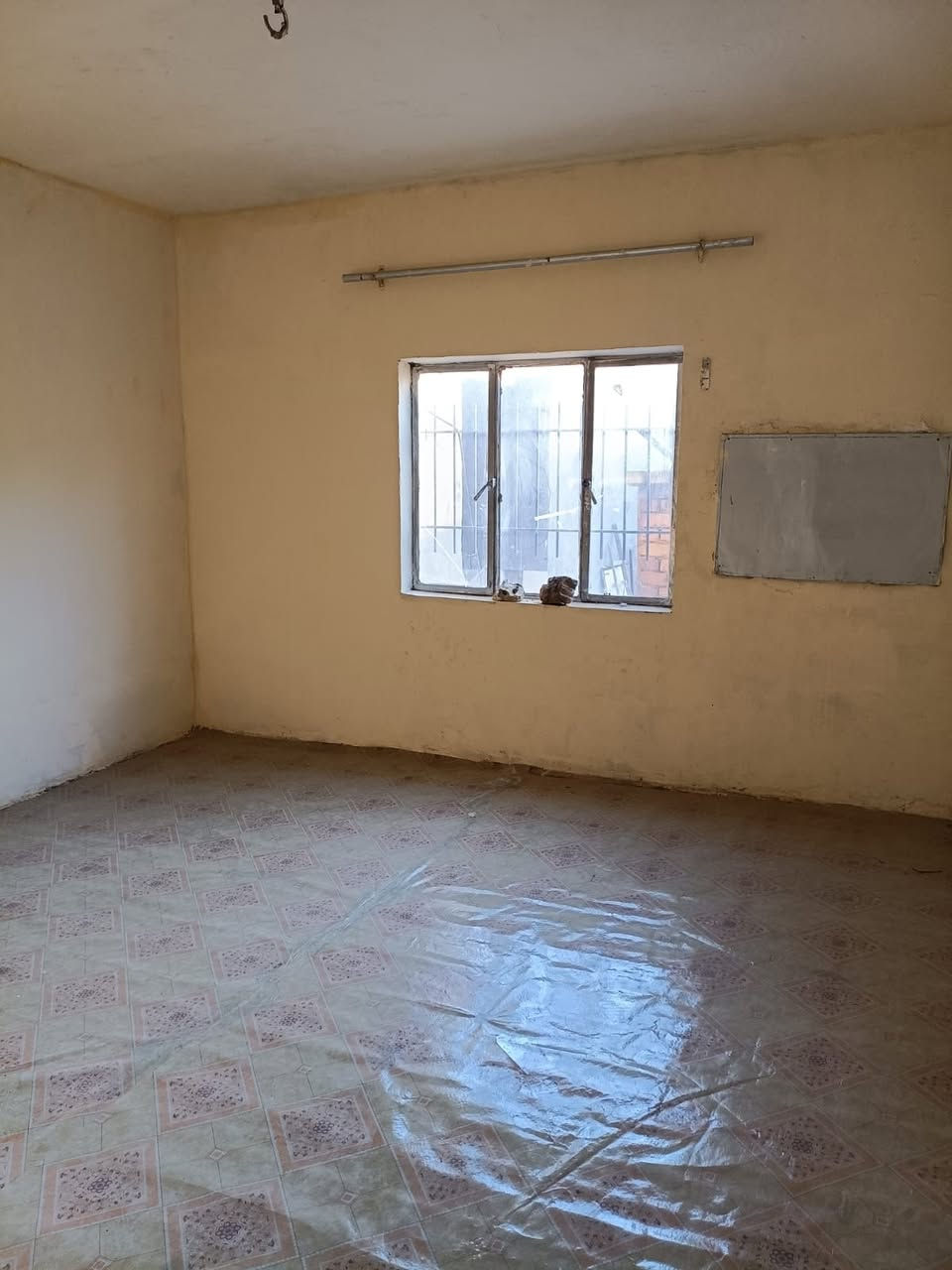 السلام عليكم  بيت للايجار في النعيريه
 قرب مجمع الزهراء الطبي  طابق ثاني باب مشترك   للاستفسار
 الاتصال على الرقم ***********
