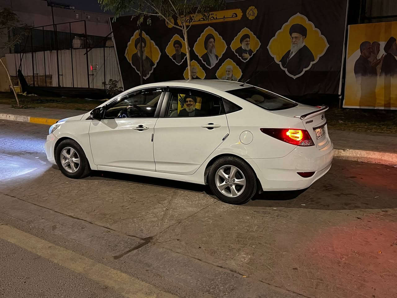 تحية طيبة السلام عليكم ورحمة الله وبركاتة
أكسنت 2011 خليجي مضلع 1600 دوش قطرتين 
رقم أربيل الجديد السيارة بإسمي تحويل ثاني يوم
كير ومحرك مكفول وعلية إدامة جديدة 
صدر وحدادية تخم تاير باتري جديد بالكامل 
مواصفات الاكسنت المعروفة تحكم ستيرن جهتين رد وإغلاق المكالمات السيارة شاشة تاب 
اشاير بالمري+سويج عدد2+ أرضية جلد 
سنترلوك وصندوق على الريمونت 
السيارة مشدود علية منظومة زنون LED أبيض ثلجي عالي ناصي 
السونار مرفق بالمنشور
السعر 98 وبية مجال 
مكاني بغداد رقم التواصل يتوفر واتساب 
***********
