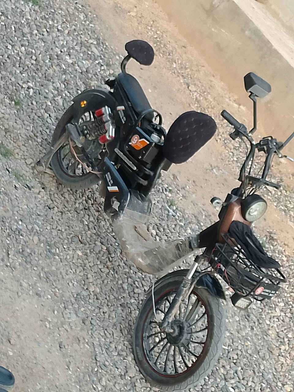 ماطور شحن للبيع حجم 24 سعرو مناسب ونضيف حيل الشراي يتصل على هاذا الرقم ***********
