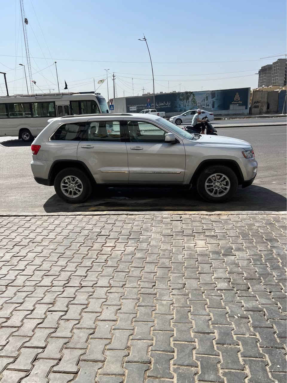 للبيع لاريدو 12 امريكي كاملة گير مكينة تبريد حدادية تايرات سنوية جديدة بإسمي مكاني بغداد 
السعر 150 
*********** بغداد, العراق
