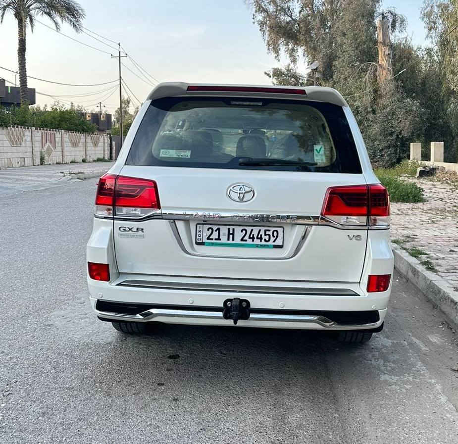 لاندكروز White Edition 2017 خليجي 
شركة ساز (وايت اديشن أصلي أم الدعاء)
فول مواصفات
المواصفات:
مقاعد جلد
مقاعد كهرباء
4 كاميرات
مرايا قلاب مع البك
تشغيل عن بعد
مرايا شفط
إشارات بالمرايا
بصمتين مع السيارة
إشارات ترحيب
3 شاشات
ثلاجة
إشارات لكزس
4 بصمات أبواب
دبل موس
مودات قيادة
تحكم ستيرن
مثبت سرعة
حساسات أمامية وخلفية
LED نهاري
فتحة سقف
ساز أم الطفاية
الممشى: 115 ألف كم حقيقي شرط الفحص
السيارة مكفولة كفالة عامة:
من الصبغ
ومن فتح المحرك
ومن الشخط والرصعة
كفالة مكينة وكير
ما عدا PDR صغير
تخم تاير + تخم دسكات حدادية جديدة
السيارة متصرف عليها ألف دينار ومتكاملة من كل النواحي
رقم السليمانية – السنوية والهزة والبراد كلها جديدة
باسمي – تحويل ثاني يوم
المكان: ديالى – المقدادية

التواصل 
***********
