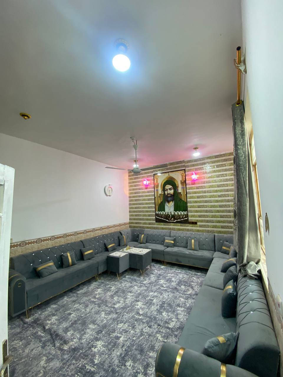 ​🏠 بيت ركن للبيع - طابو صرف (بناء حديث جداً)
تفاصيل العقار:
​المساحة الكلية: 180 متر.
​الموقع: ابي غرق حي المرتضى.
البيت ركن
​الأبعاد: الواجهة 12 متر × النزال 15 متر.
​نوع السند: طابو صرف (ملك صرف).
​التصميم الداخلي والخدمات:
​🛏️ عدد الغرف: 5 غرف نوم واسعة.
​🚿 المجمعات الصحية: 5 مجمعات صحية متكاملة.
​🍳 المطبخ: نظام (حار + بارد) .
​✨ حالة البناء: حديث جداً (درجة أولى) وجاهز للسكن.
​الموقع:
​📍 العنوان: أبي غرق - حي المرتضى.
​🏫 المميزات: موقع مميز وقريب جداً من المدرسة والخدمات.
​📸 ملاحظة: الصور المرفقة توضح تفاصيل ونظافة البناء والفخامة.
ملاحضه البيت مقابله ساحه خظراء (حديقه مزروعه)

الاستفسار والتواصل مراسله الصفحه او الاتصال على الرقم ***********
نستقبل جميع العروض عندك مكان قطعه أرض بيت نعرضها الكم مجاني والتوفيق للجميع
