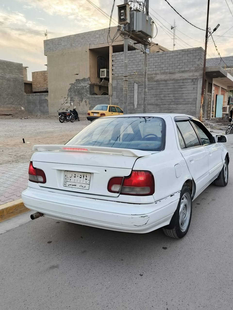 السلام عليكم
النترا دمعه 1995 للبيع 
مكانها الانبار - فلوجة
مصبوغة عام -گير و مكينة مكفولات
30 ورقة وبيها مجال

***********  واتساب
***********
