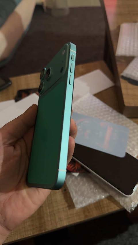 السلام عليكم  ايفون 11 محور 17 برو نضيف كلش ذاكره 64 مستبدل بطاريه 100% رايده ب 200 قفل بدون عمله مكاني بغداد ***********
@
