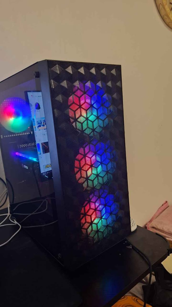 کامل سێتئەپ خوار هەموو بازاڕ بەس پارەی کەیسەکە و مۆنیتەرەکەیە
cpu: ryzen 5 5500
motherboard: b450m-a pro max msi
ram: LEXAR 16GB 3200MHZ
gpu: MSI GAMING X TRIO RTX 3060 126B
hard drive: LEXAR 480GB SSD
power supply: MSI GOOW BRONZE 80 PLUS
monitor: AOC  180 hz 0.5 ms 24 inje ips
mez: 120 cm carbon fiber 
kursi: reddragon masajj 
headset 
mouse
keyboard 
820$ السليمانية, العراق


**إذا كنت صاحب هذا الإعلان وتريد حذفه لأي سبب، رجاءا أرسل رسالة إلى الدعم الفني**