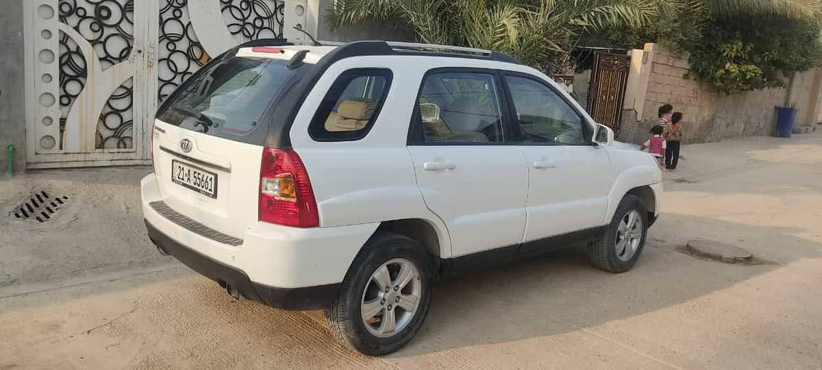 سلام عليكم سبورتج 2010 خليجي مكفوله ماشية 122الف كيلو مكانها بغداد  الدورة قرب شارع المصافي و هاذه رقم صاحب السيارة ***********
