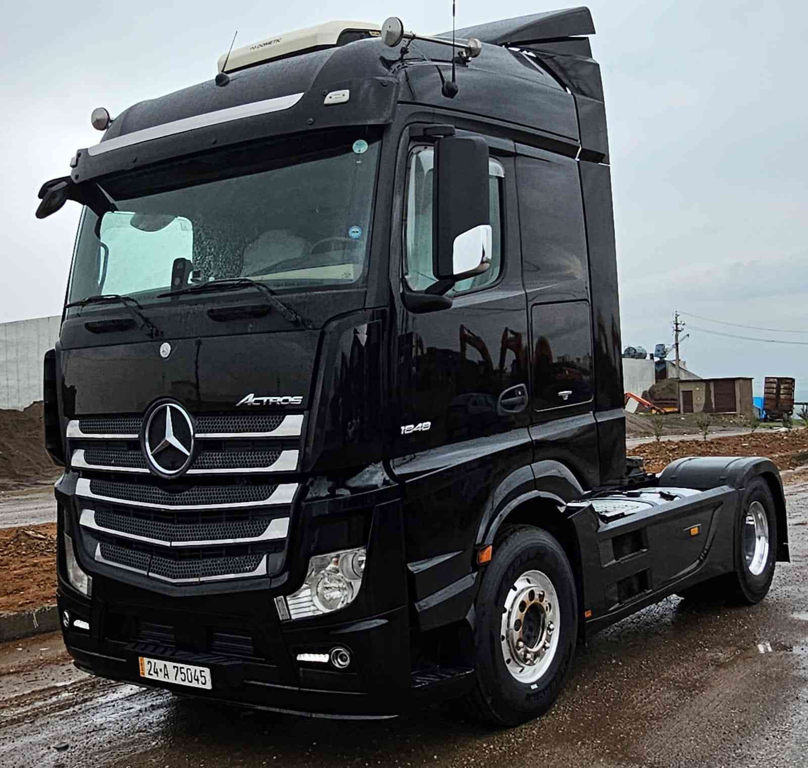 موديل 2015
حجم 1848
مواصفات تبريد رتايدر ثلاجه كاميره حساس سبلت صقف ويل كروم  تانكي زفت
سعر 380 $ بيه مجال 
معرض حجي رمضان اربيل كلك 
***********
***********
