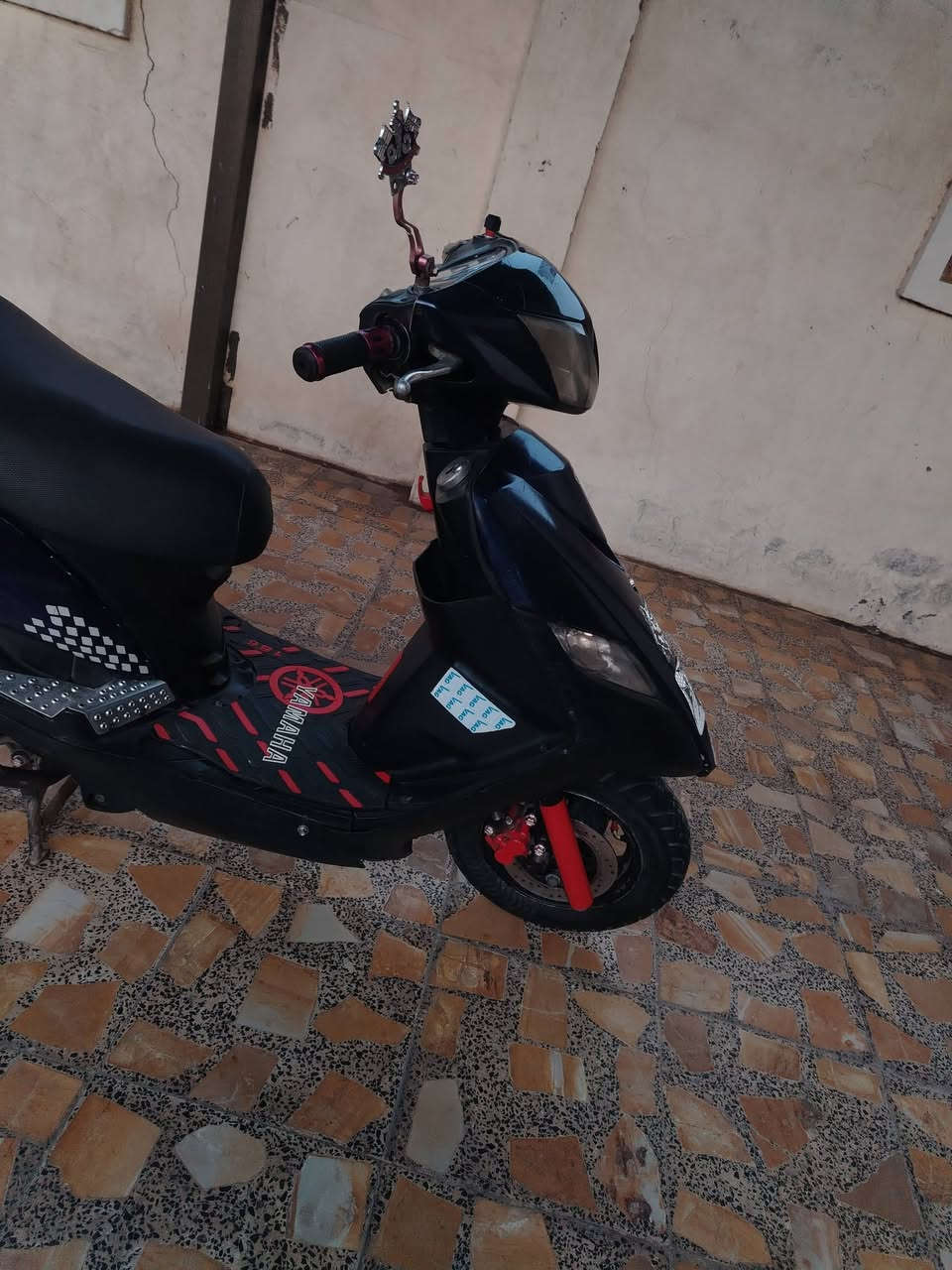 سلام عليكم دراجه ماكس ثعلب دراجه كهرباياتشقاله يلادله كابريدرويرادهقبق هدر سلف شقال400وبيه مجال مكاني بغداد ***********بيوادساب وترهم مراوس
