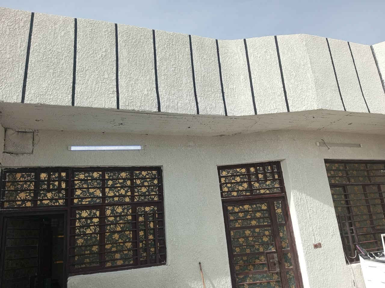 بيت للبيع مساحه 200م للاستفسار الاتصال على الارقام *********** / *********** واتساب  بغداد منطقة الانتصار
